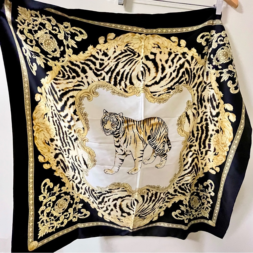 Elegant Vintage Black and Gold Unisex Tiger Scarf - Square - Retro